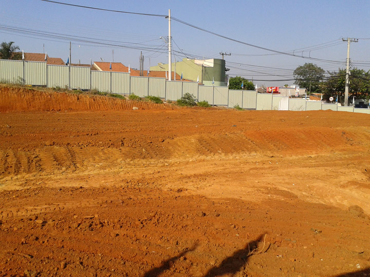Aterros ou Aterramento de Terreno - Poli Terraplanagem