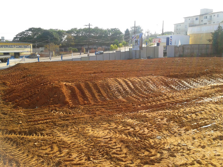 Aterros ou Aterramento de Terreno - Poli Terraplanagem
