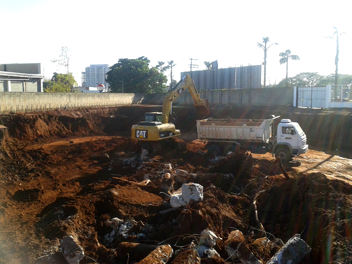 Demolição de Obras - Poli Terraplanagem