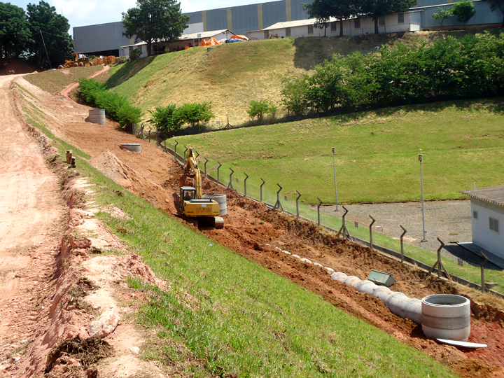 Escavação de Terreno - Poli Terraplanagem