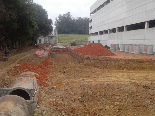 Infraestrutura - Poli Terraplanagem